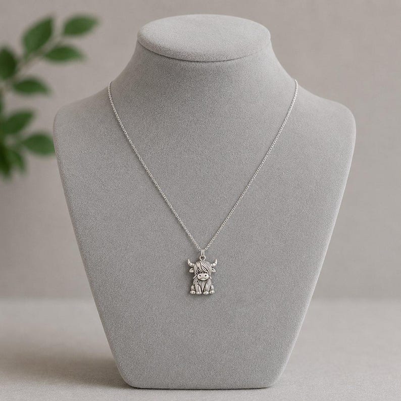 Highland Cow Necklace, 20 inch - Silver - - LadybugfeetDesigns -