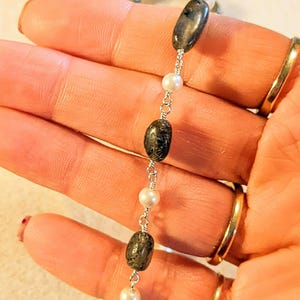 Labradorite Oval Bead and Pearl Necklace, 20 inch - - LadybugfeetDesigns -
