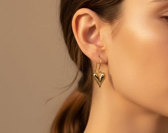 Fancy Heart dangle earrings, Gold