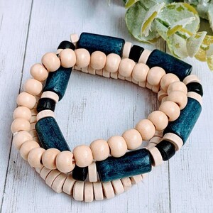 Blue Barrel Bead Stretch bracelet - Unisex - - LadybugfeetDesigns -