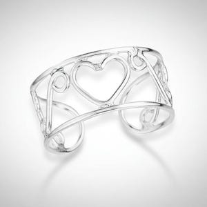 Filigree Heart Toe Ring - - LadybugfeetDesigns -