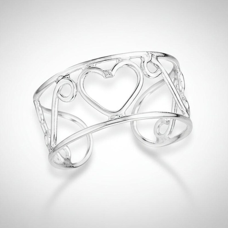 Filigree Heart Toe Ring - - LadybugfeetDesigns -