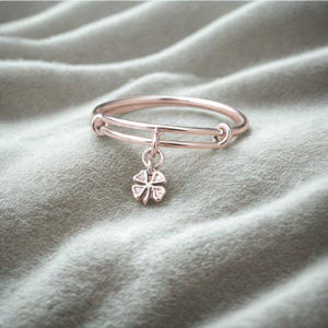 Four Leaf Clover Expandable Charm Ring, Silver - - LadybugfeetDesigns -