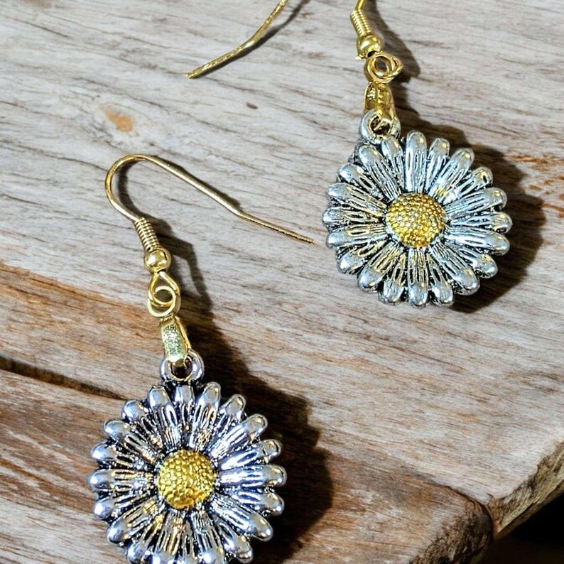 Sunflower/Daisy dangle earrings, Gold - - LadybugfeetDesigns -