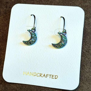 Fancy Crescent Moon Earrings - - LadybugfeetDesigns -