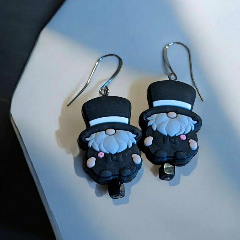 Gnome Halloween Earrings II - - LadybugfeetDesigns -