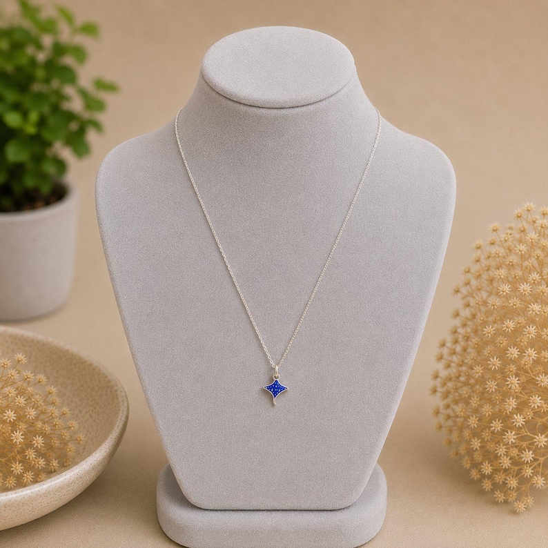 Blue Stingray Necklace, 20 inches - Silver - - LadybugfeetDesigns -