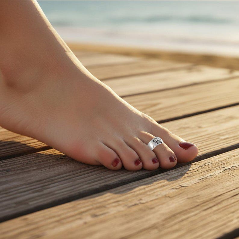 Butterfly Toe Ring - - LadybugfeetDesigns -