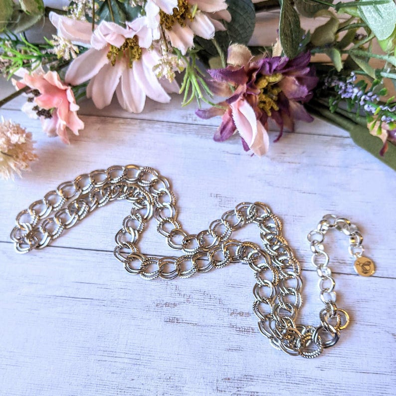 Textured Double Oval Link Necklace, Silver - 18 inch - - LadybugfeetDesigns -