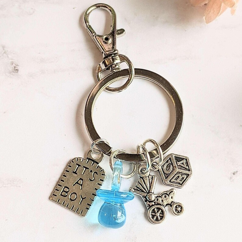 Its a Girl! /It's a Boy! Key Chain, Party Favor - - LadybugfeetDesigns -