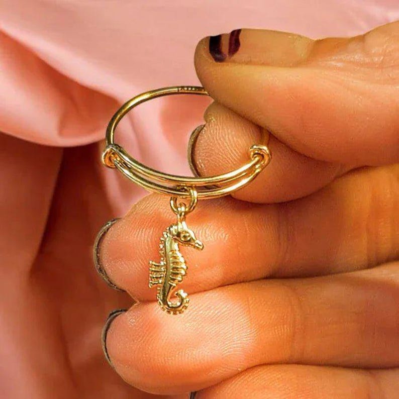 Seahorse Expandable Charm Ring - Gold - - LadybugfeetDesigns -