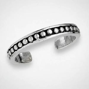 Studded Toe Ring - - LadybugfeetDesigns -