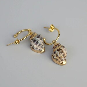 Gold Rimmed Natural Conch Seashell gold hoop earrings, Hoop Drop, 16mm - - LadybugfeetDesigns -