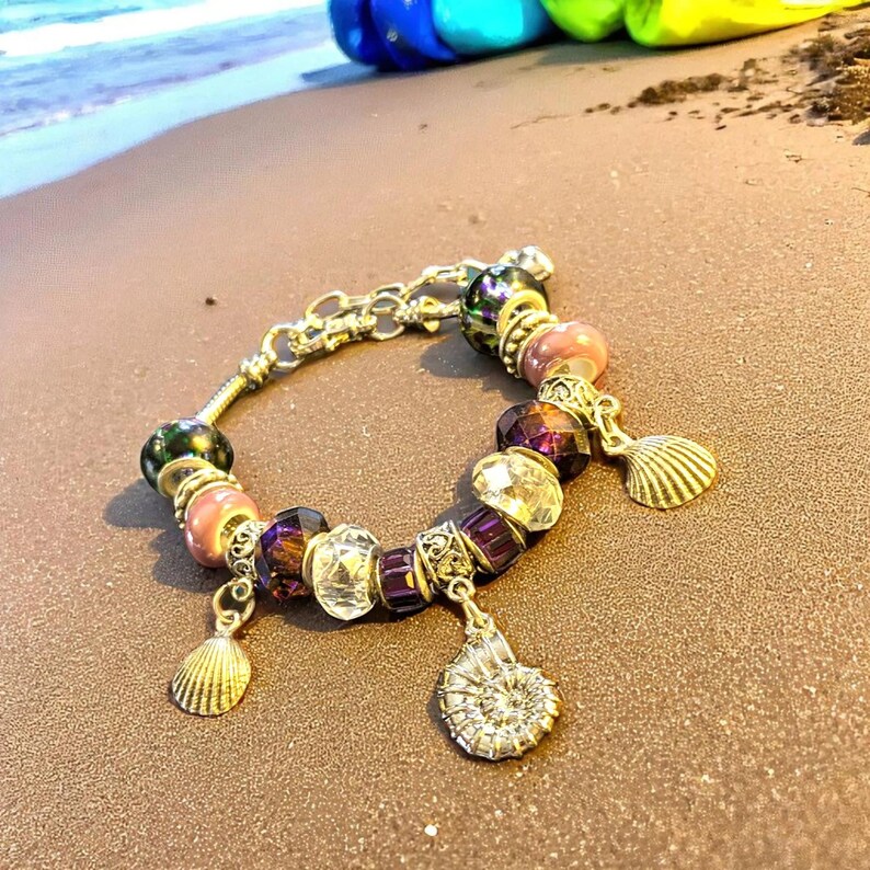 Seashell European beaded bracelet, Silver - - LadybugfeetDesigns -