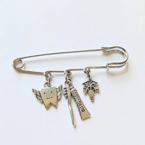 Dental Hygienist Safety Pin Brooch, Purse Charm - - LadybugfeetDesigns -