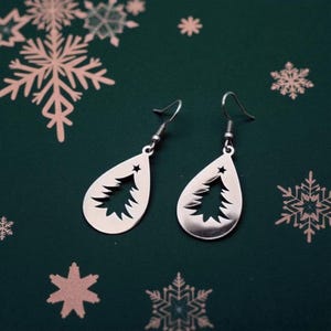 Christmas Tree Drop earrings - Silver - - LadybugfeetDesigns -