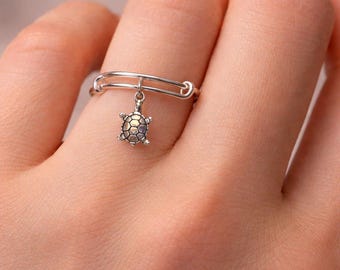 Tiny Sea Turtle Expandable Charm Ring, Silver