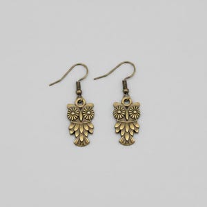 Owl hook earrings, Antique Bronze - - LadybugfeetDesigns -