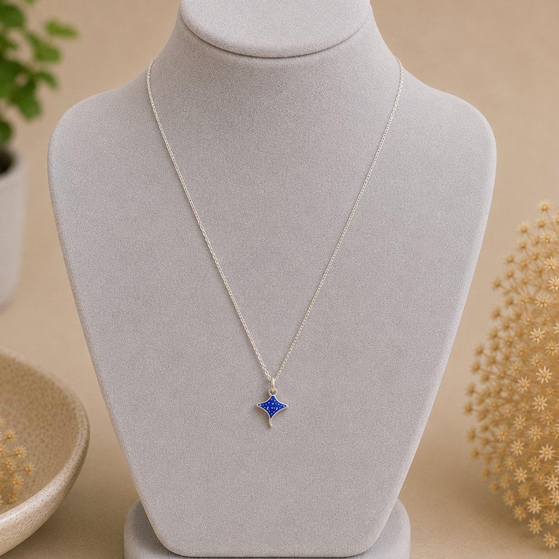 Blue Stingray Necklace, 20 inches - Silver - - LadybugfeetDesigns -