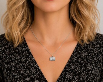 Photographer Camera Necklace, 20 inches - Silver