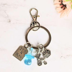 Its a Girl! /It's a Boy! Key Chain, Party Favor - - LadybugfeetDesigns -