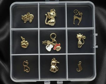 Caja de dijes para amantes de los gatos - 9 piezas, color dorado