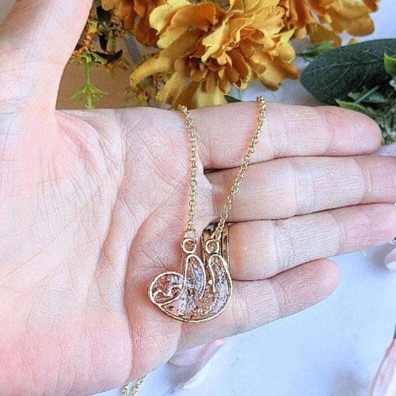 Adorable Dried Flower Tree Sloth - Yellow or Rose Gold - - LadybugfeetDesigns -