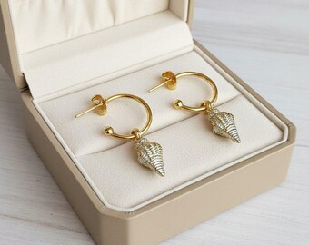 White Pearl Conch Seashell Hoop earrings, Gold - 16mm