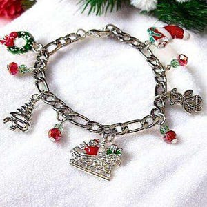 Holiday bracelet, Chain Christmas bracelet - - LadybugfeetDesigns -