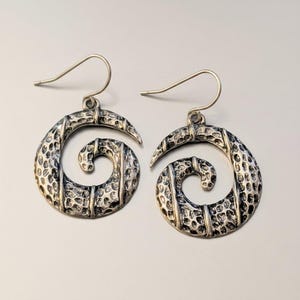 Hammered Swirl Earrings, Silver - - LadybugfeetDesigns -