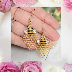 Honey Bee Honeycomb charm necklace and Earring set, Gold - - LadybugfeetDesigns -