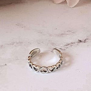 Sterling SIlver Heart Toe Ring / Midi Ring / Pinky Ring / Child's Ring - - LadybugfeetDesigns -