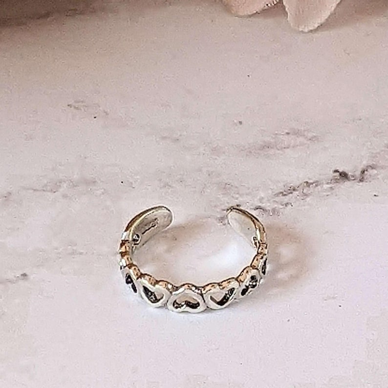 Sterling SIlver Heart Toe Ring / Midi Ring / Pinky Ring / Child's Ring - - LadybugfeetDesigns -