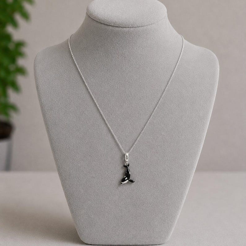 Orca Necklace, 20 inches - Silver - - LadybugfeetDesigns -