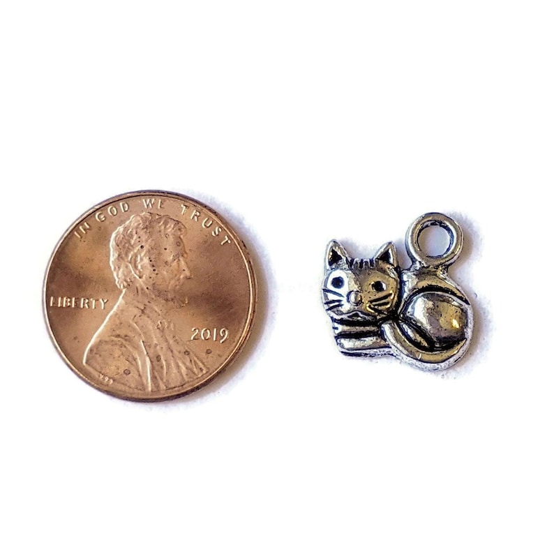 Comfy Kitty Charm - - LadybugfeetDesigns -