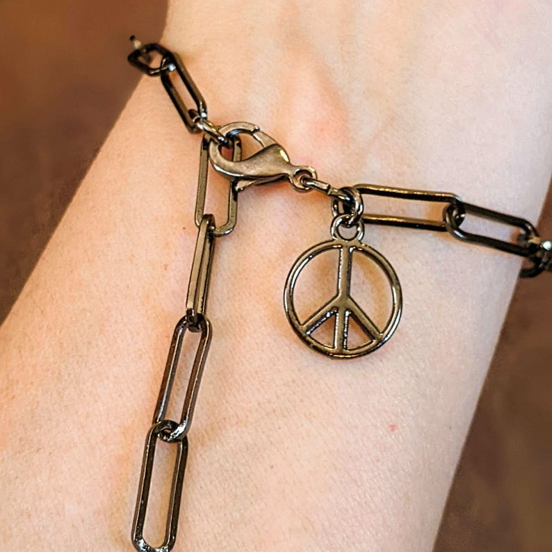 Peace Sign Gunmetal Paperclip Chain Bracelet - - LadybugfeetDesigns -