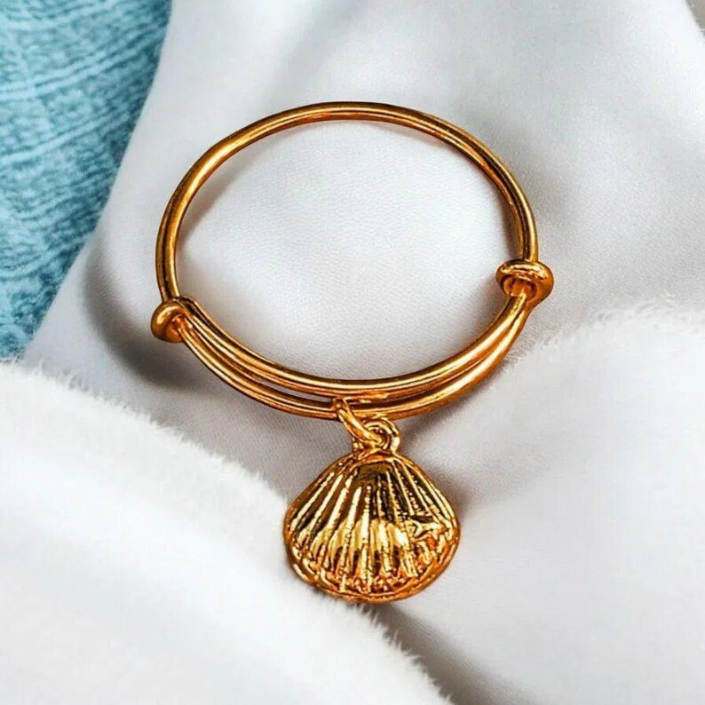 Clam Shell Expandable Charm Ring - Gold - - LadybugfeetDesigns -