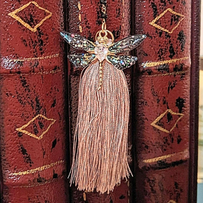Dragonfly Beaded Bookmark - - LadybugfeetDesigns -