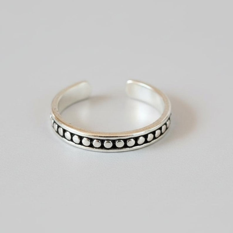 Sterling SIlver Beaded Toe Ring / Midi Ring / Pinky Ring / Child's Ring - - LadybugfeetDesigns -