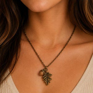 Acorn Oak Leaf Necklace, Antique Bronze - - LadybugfeetDesigns -