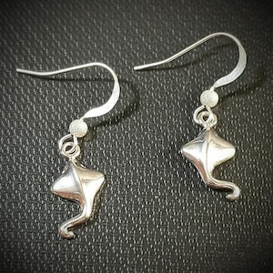 Manta Ray Sterling Silver dangle earrings - - LadybugfeetDesigns -