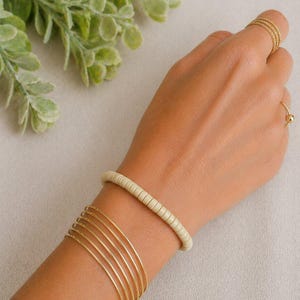 Ivory Heishi Wood Bead Stretch bracelet - Unisex - - LadybugfeetDesigns -