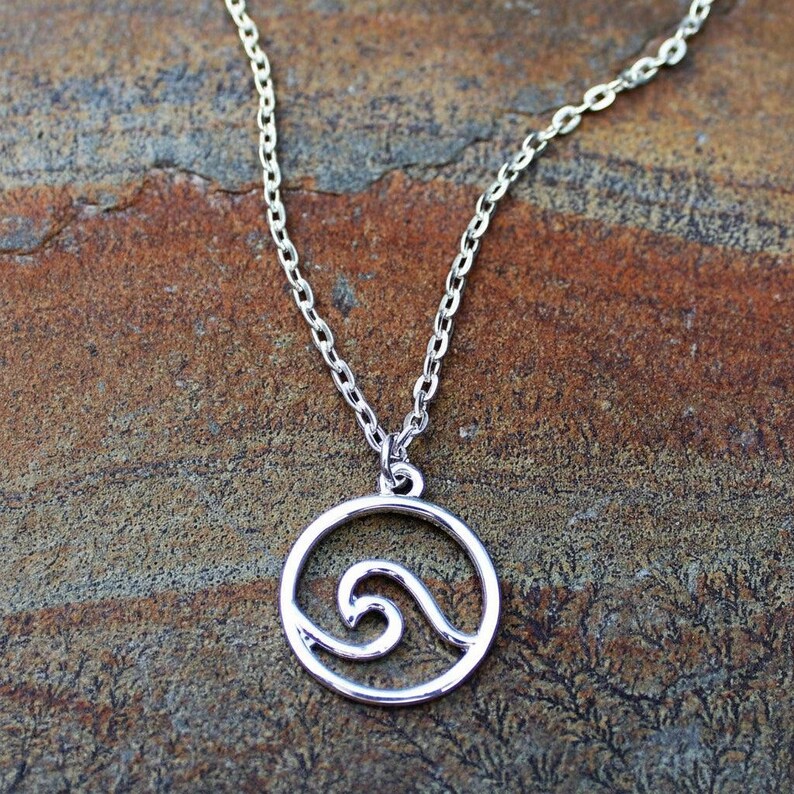 Ocean Wave necklace, 18 inch - Silver - - LadybugfeetDesigns -