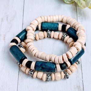 Ivory Heishi Wood Bead Stretch bracelet - Unisex - - LadybugfeetDesigns -