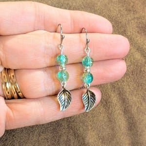 Leaf Crackle Glass Earrings - - LadybugfeetDesigns -