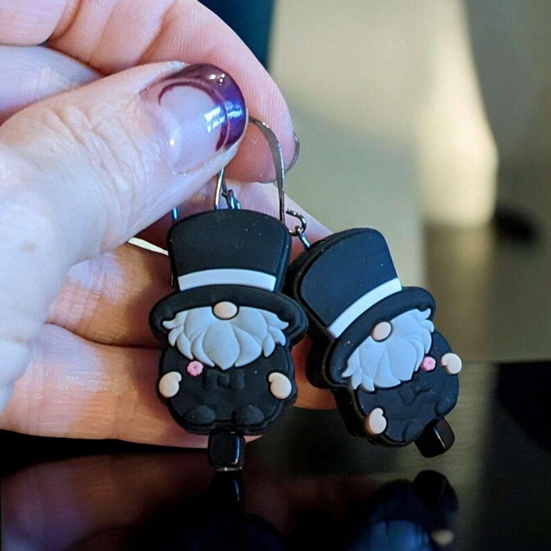 Gnome Halloween Earrings II - - LadybugfeetDesigns -