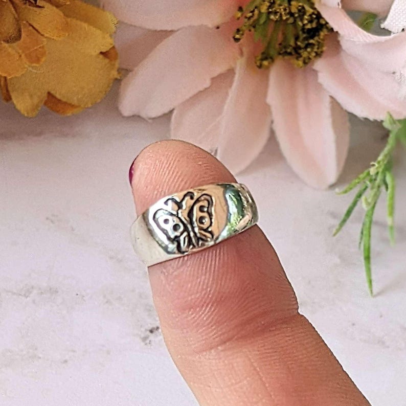Sterling SIlver Butterfly Toe Ring - - LadybugfeetDesigns -