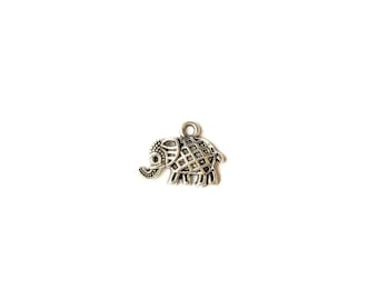 Pequeño dije ornamental de elefante de plata