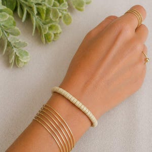 Ivory Heishi Wood Bead Stretch bracelet - Unisex - - LadybugfeetDesigns -