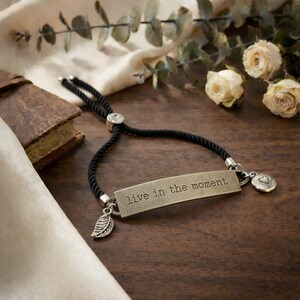 Live in the Moment, Inspirational Quote Twisted rope bolo Bracelet